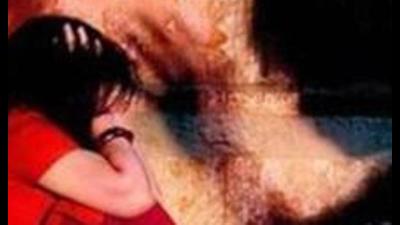 Kalamboli police are on the lookout for a 23-year-old man accused of rape of a minor girl. (HT FILE)