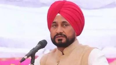 The new Punjab CM Charanjit Singh Channi has also cautioned officials against indulging in corruption; his government wanted to serve the common man, Channi has said. (HT Photo)