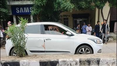 The car in which Tinku Kharab, 20, an alleged member of Manjeet Mahal gang was shot dead by two assailants on Khaira Road near Najafgarh. The incident comes days after the murder of Jitender Maan alias Gogi in Rohini courts complex. (Sourced) The car in which Tinku Kharab, 20, an alleged member of Manjeet Mahal gang was shot dead by two assailants on Khaira Road near Najafgarh. The incident comes days after the murder of Jitender Maan alias Gogi in Rohini courts complex. (Sourced)