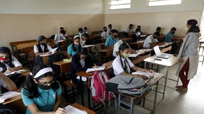 Himachal Pradesh on Sunday recorded 276 fresh Covid-19 cases and three deaths in the last 24 hours, the state health bulletin said. (HT Photo) Himachal Pradesh on Sunday recorded 276 fresh Covid-19 cases and three deaths in the last 24 hours, the state health bulletin said. (HT Photo)