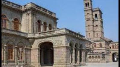 SPPU main building in Pune. The Pune rural police arrested three men and recovered over 50 forged certificates of SPPU from a printing press in Purandar late on Saturday. (HT FILE)