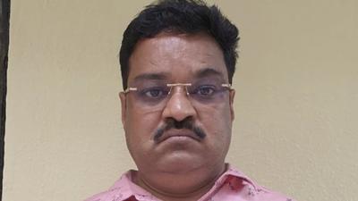 Ganesh Bhivraj Bhutada (50) of Trimurti Society in Rasta peth was arrested by Pune police for accepting bets on the ongoing IPL matches, (HT) Ganesh Bhivraj Bhutada (50) of Trimurti Society in Rasta peth was arrested by Pune police for accepting bets on the ongoing IPL matches, (HT)