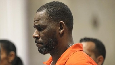 R Kelly appears during a hearing at the Leighton Criminal Courthouse. (AP) R Kelly appears during a hearing at the Leighton Criminal Courthouse. (AP)
