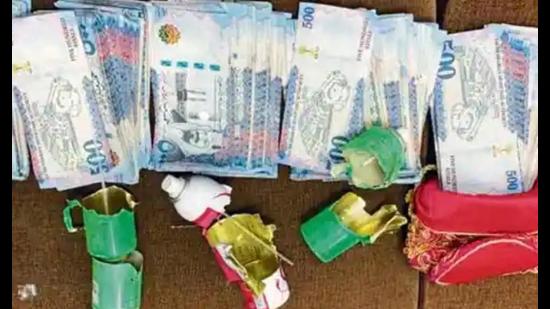 DRI officials seized the cash under the Customs Act and detained the woman. (Pic for representation)