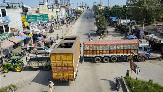 The Bharat Bandh led to the shutdown with farmers protesting at 50 key locations across the four districts of the Doaba region. (PTI)