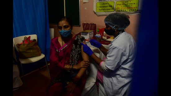The first such Covid vaccination drive for women only in Mumbai was held on September 17 (Anshuman Poyrekar/HT PHOTO)
