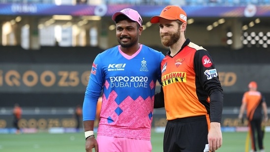 Rajasthan Royals captain Sanju Samson (left) and Kane Williamson Sunrisers Hyderabad (SRH) captain at toss the toss. RR won it and opted to bowl(BCCI/IPL)