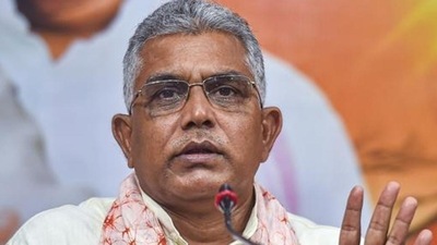 BJP leader Dilip Ghosh faced aggressive demonstration from Trinamool Congress workers while campaigning for the Bhabanipur assembly bypoll.&nbsp; (PTI)