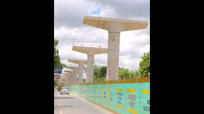 The completion of 100 piers marks the completion of most of the civil construction work of the Agra Metro project. (HT Photo) The completion of 100 piers marks the completion of most of the civil construction work of the Agra Metro project. (HT Photo)