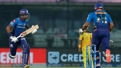 Krunal Pandya (L) of Mumbai Indians (IPL)