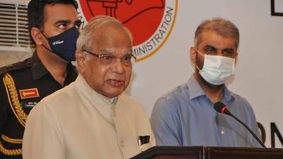 Chandigarh administrator Banwarilal Purohit launching the estate office website and online services on Tuesday. (HT Photo) Chandigarh administrator Banwarilal Purohit launching the estate office website and online services on Tuesday. (HT Photo)