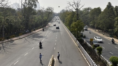 Greater Noida Expressway stretch in Noida, Uttar Pradesh. (Mohd Zakir/HT PHOTO) Greater Noida Expressway stretch in Noida, Uttar Pradesh. (Mohd Zakir/HT PHOTO)