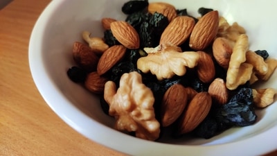 Nuts: Nuts contain protein and fibre which helps dieters feel full longer. Several studies suggest that having small amounts of nuts helps lose weight. (Unsplash) Nuts: Nuts contain protein and fibre which helps dieters feel full longer. Several studies suggest that having small amounts of nuts helps lose weight. (Unsplash)