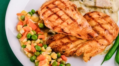 Lean meat: Having unprocessed meat will give your body a good amount of protein. It also keeps you full for a longer duration so you do not have to worry about binging on snacks. (Unsplash) Lean meat: Having unprocessed meat will give your body a good amount of protein. It also keeps you full for a longer duration so you do not have to worry about binging on snacks. (Unsplash)