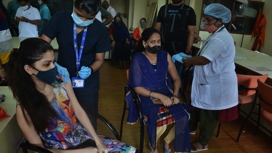 At present, Kerala accounts for about 55 per cent of all active cases in the nation having recorded more than 15,000 Covid-19 cases daily.(HT Photo)