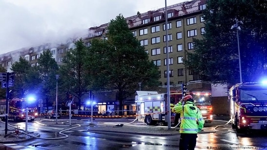 The Sahlgrenska University Hospital said four people were seriously wounded after an explosion in central Gothenburg.(DW)