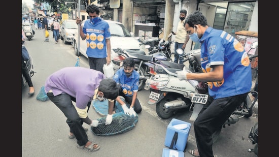 In yet another bizarre incident related to Covid-19 vaccination in Thane city, a Kalwa resident, who went to get the vaccine at a healthcare centre, was mistakenly administered an anti-rabies vaccine (ARV) instead. (PIC FOR REPRESENTATION)