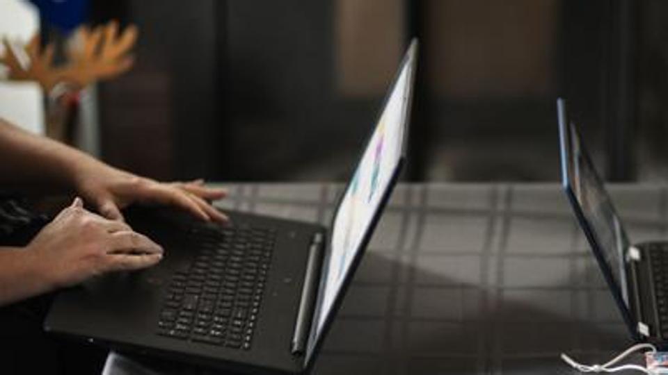 State Bank of Pakistan told its staff to opt for virtual meetings, car pooling and cutting down on air conditioning. (Representative image)