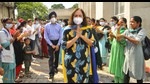 The GMSH-16 staff bidding farewell to Dr Amandeep Kang, director health services, who led the fight against the Covid-19 second wave in Chandigarh. (Keshav Singh/HT) The GMSH-16 staff bidding farewell to Dr Amandeep Kang, director health services, who led the fight against the Covid-19 second wave in Chandigarh. (Keshav Singh/HT)