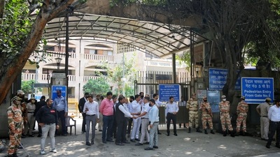 Following the shootout on Friday, many advocate groups met Delhi Police officers and demanded enhanced security at the court premises. (Sanchit Khanna/HT Photo) Following the shootout on Friday, many advocate groups met Delhi Police officers and demanded enhanced security at the court premises. (Sanchit Khanna/HT Photo)