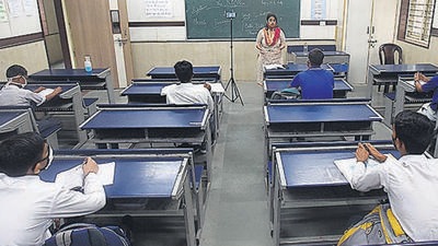 Which set of classes will open when and what rules would apply, etc, will be chalked out in the first DDMA meeting after Dussehra on October 15. (Hindustan Times/Photo/representative use) Which set of classes will open when and what rules would apply, etc, will be chalked out in the first DDMA meeting after Dussehra on October 15. (Hindustan Times/Photo/representative use)