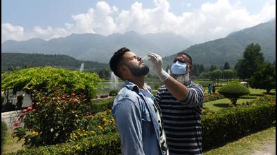 The active Covid cases have gone up to 1,793 in Himachal, while the number is 1,388 in Jammu and Kashmir. (HT file photo)