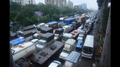 4 spots in Thane district have been surveyed by Thane Guardian Minister, Eknath Shinde, for the parking of heavy vehicles to ease congestion during peak traffic hours. (PRAFUL GANGURDE/HT PHOTO)