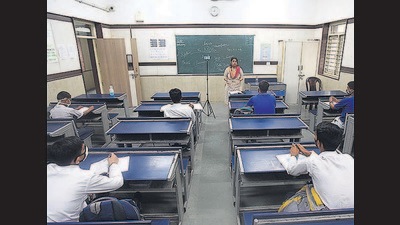 Currently, students of classes 9 to 12 are allowed to visit schools for in-person classes. The DoE order on vaccination comes on the day the DDMA said it was considering reopening classes 6, 7 and 8 after the festive season. (Raj K Raj/Hindustan Times)