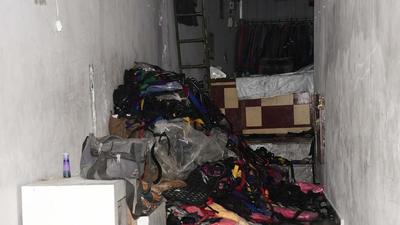 The hosiery unit did not have adequate fire safety arrangements; other shopkeepers in the Ludhiana market have demanded fire hydrants from the municipal corporation. (Harsimar Pal Singh/HT) The hosiery unit did not have adequate fire safety arrangements; other shopkeepers in the Ludhiana market have demanded fire hydrants from the municipal corporation. (Harsimar Pal Singh/HT)