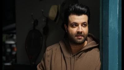 Varun Sharma is currently hosting IPL