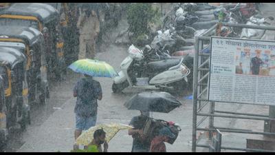 The city received 100.5mm of heavy rain in the 24 hours ending 8.30am on Wednesday, due to the passage of the remnants of Cyclone Gulab over the region as the weather system travelled westwards towards the Arabian Sea. However, as forecast by the India Meteorological Department (IMD) and experts, the influence of the weather system receded during the day, with the met department’s monitoring station in Santacruz recording just 15.4mm of rain in the nine hours ending 5.30pm. (VIJAY BATE/HT PHOTO) The city received 100.5mm of heavy rain in the 24 hours ending 8.30am on Wednesday, due to the passage of the remnants of Cyclone Gulab over the region as the weather system travelled westwards towards the Arabian Sea. However, as forecast by the India Meteorological Department (IMD) and experts, the influence of the weather system receded during the day, with the met department’s monitoring station in Santacruz recording just 15.4mm of rain in the nine hours ending 5.30pm. (VIJAY BATE/HT PHOTO)