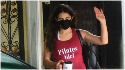 She waved at the cameras before getting into her car. (HT Photos/Varinder Chawla)