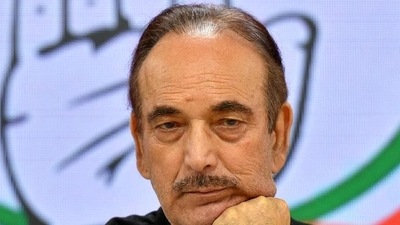 One of the leaders of the so-called G-23, Ghulam Nabi Azad wrote to interim president Sonia Gandhi seeking a CWC meeting. (PTI) One of the leaders of the so-called G-23, Ghulam Nabi Azad wrote to interim president Sonia Gandhi seeking a CWC meeting. (PTI)