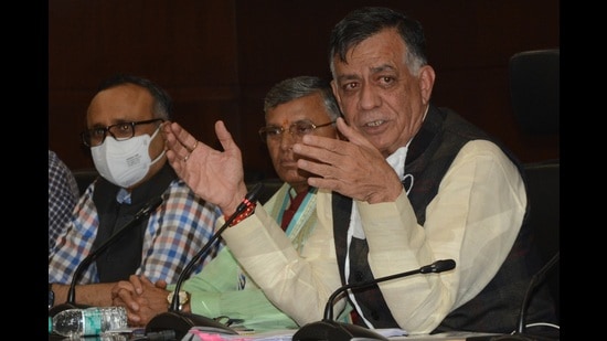 Uttar Pradesh minister Satish Mahana listed achievements that the state had attracted in various sectors in the past four and a half years. (HT photo) Uttar Pradesh minister Satish Mahana listed achievements that the state had attracted in various sectors in the past four and a half years. (HT photo)