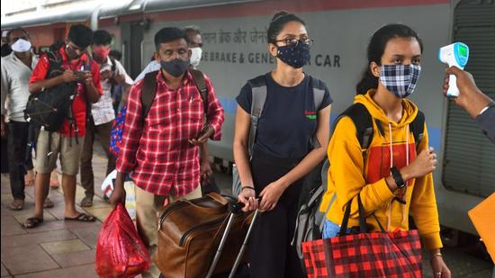 A member of Maharashtra Covid task force said that a sero survey conducted in Mumbai shows that 85% of the population has Delta antibodies. (Satish Bate/HT PHOTO)