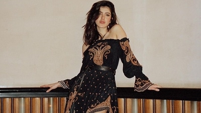 Shanaya Kapoor lays bold date night fashion cues in  ₹6.6k halter-neck dress (Instagram/shanayakapoor02)