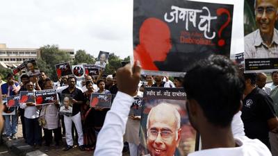 Special public prosecutor (SPP) Prakash Suryavanshi submits list of documents and witnesses on whom he will be relying on during the murder trial of slain rationalist Dr Narendra Dabholkar. (HT FILE)