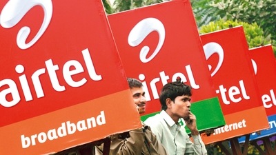 Airtel, Reliance Jio Infocomm Ltd and Vodafone Idea Ltd are readying their 5G infrastructure in anticipation of spectrum auctions next year. (MINT_PRINT) Airtel, Reliance Jio Infocomm Ltd and Vodafone Idea Ltd are readying their 5G infrastructure in anticipation of spectrum auctions next year. (MINT_PRINT)