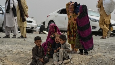 Stranded people wait to cross Afghanistan border. (Image for representation) (AFP) Stranded people wait to cross Afghanistan border. (Image for representation) (AFP)
