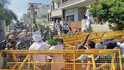 Farmers protest in Karnal’s Indri town on Thursday. HT Photo