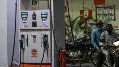 Domestic rates of petrol and diesel continue to soar even as international crude oil prices retreated marginally from $80 a barrel mark. (Bloomberg) Domestic rates of petrol and diesel continue to soar even as international crude oil prices retreated marginally from $80 a barrel mark. (Bloomberg)