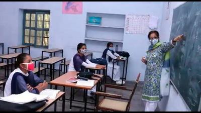 While several schools and colleges in Mumbai have for some time now toyed with the idea of hybrid classrooms for students, many feel that the actual implementation of the hybrid model might be more difficult than it seems. (HT File) While several schools and colleges in Mumbai have for some time now toyed with the idea of hybrid classrooms for students, many feel that the actual implementation of the hybrid model might be more difficult than it seems. (HT File)