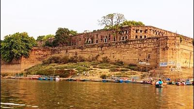 Akbar’s fort in Prayagraj. As an activity related to Ek Bharat Shreshtha Bharat for implementation of NEP, (2020) students should visit 100 identified tourist destinations across the country, says the University Grants Commission. (HT file) Akbar’s fort in Prayagraj. As an activity related to Ek Bharat Shreshtha Bharat for implementation of NEP, (2020) students should visit 100 identified tourist destinations across the country, says the University Grants Commission. (HT file)
