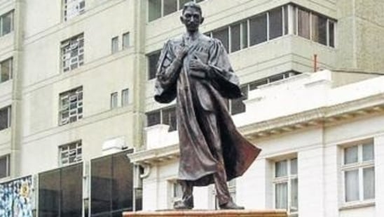 The Gandhi statue in Johannesburg that political party Economic Freedom Fighters sought to remove.(András Osvát / Wikimedia Commons)