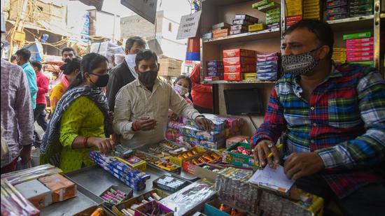 The Odisha government on Thursday announced a ban on sale and use of firecrackers during October in the state. (HT PHOTO.) The Odisha government on Thursday announced a ban on sale and use of firecrackers during October in the state. (HT PHOTO.)