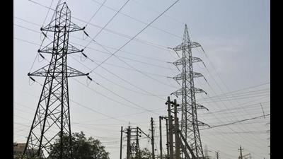 The power cut in areas near the elevated road project in Ludhiana have been scheduled for work of shifting of towers and laying underground cables. (HT FILE/REPRESENTATIONAL IMAGE)