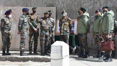 General Manoj Mukund Naravane visited forward areas in eastern Ladakh on Friday where he was briefed on the prevailing security situation and the army’s operational preparedness in the area. (ANI PHOTO.) General Manoj Mukund Naravane visited forward areas in eastern Ladakh on Friday where he was briefed on the prevailing security situation and the army’s operational preparedness in the area. (ANI PHOTO.)