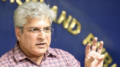 Kailash Gahlot also launched a six-week long social media campaign aimed at deterring people from overspeeding and drunk driving. (Arvind Yadav/HT Photo) Kailash Gahlot also launched a six-week long social media campaign aimed at deterring people from overspeeding and drunk driving. (Arvind Yadav/HT Photo)