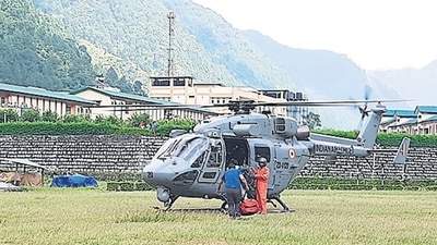 A team from NIM leaves for a rescue operation on Friday. (HT_PRINT) A team from NIM leaves for a rescue operation on Friday. (HT_PRINT)