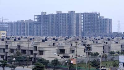 The Yeida allots properties after accepting 30% down payment of the total property cost. The remaining 70% is paid in instalments. If the property allottees keep defaulting the instalments, the Yeida keeps increasing compound interest. (Representative photo/HT archive) The Yeida allots properties after accepting 30% down payment of the total property cost. The remaining 70% is paid in instalments. If the property allottees keep defaulting the instalments, the Yeida keeps increasing compound interest. (Representative photo/HT archive)